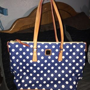 Dooney & Bourke zip shopper  tote bag